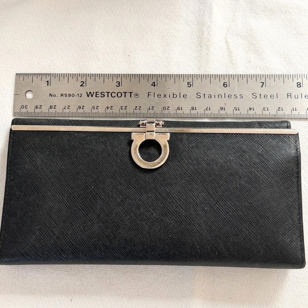 Salvatore Ferragamo "Gancini Saffiano" Black Leather Women's Wallet Pre-owned
